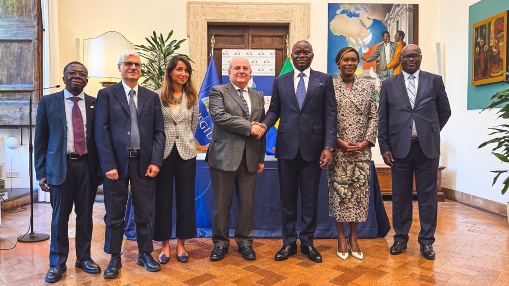 Il presidente del Gabon, Oligui Nguema in visita alla Comunità di Sant'Egidio. La pace e le emergenze umanitarie in Africa centrale fra i temi del colloquio – Firmato un Accordo di Sede